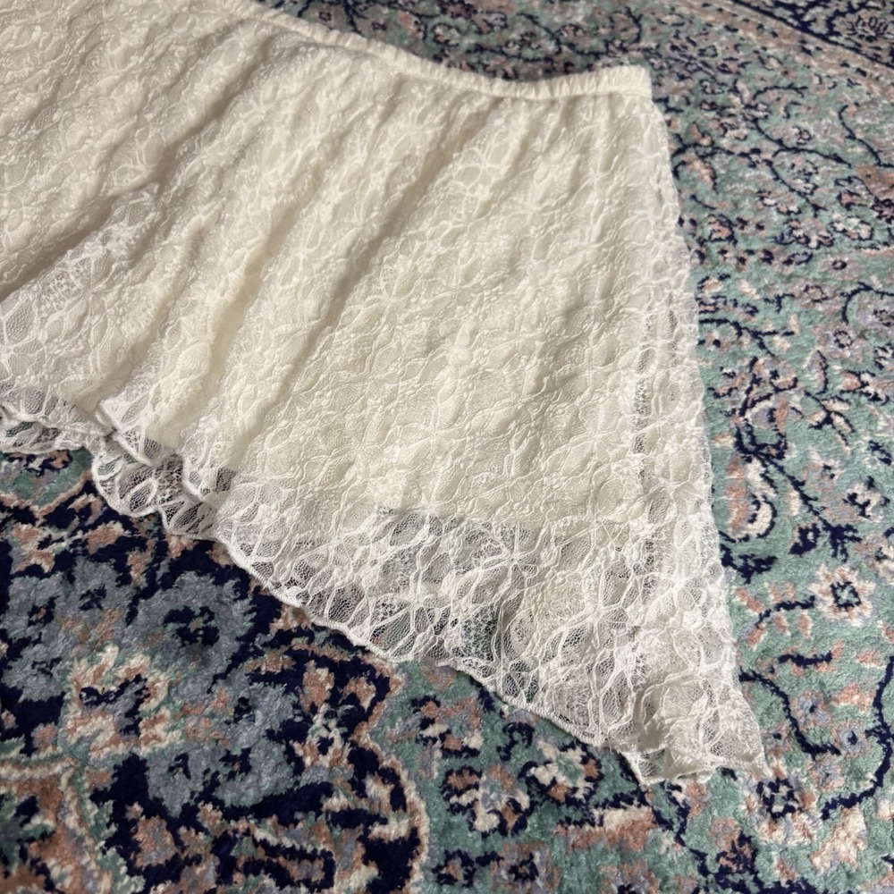 Hollister Women's Lace Lined White Skirt with Built in Shorts Size M - Picture 4 of 8